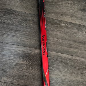 Intermediate Bauer Vapor Hyperlite Left Hand Hockey Stick 87 Flex (Used)