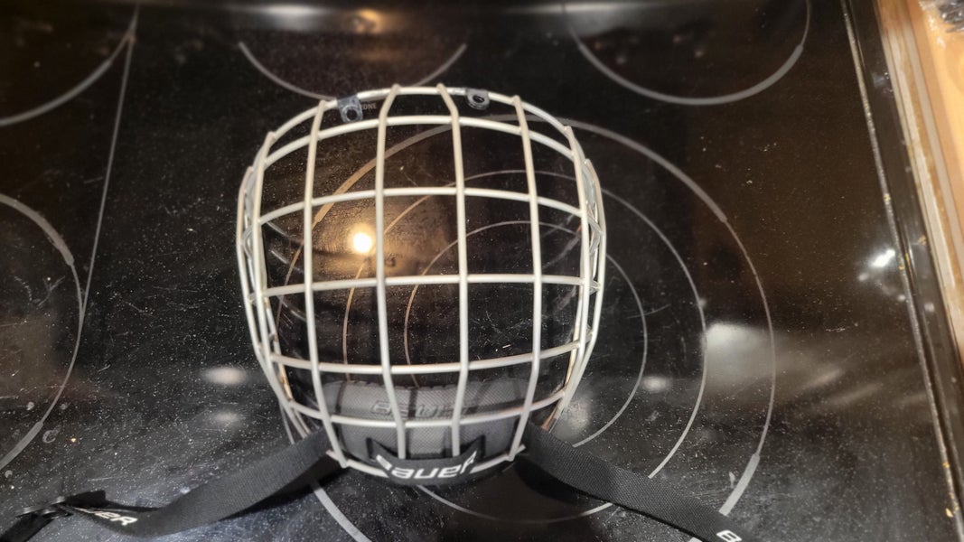 New FM2100 medium hockey helmet cage mask