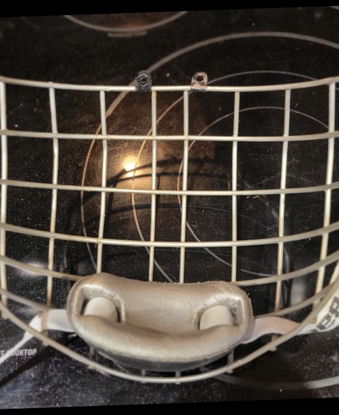 FM4000 Medium Bauer Hockey Helmet cage face mask (Used)