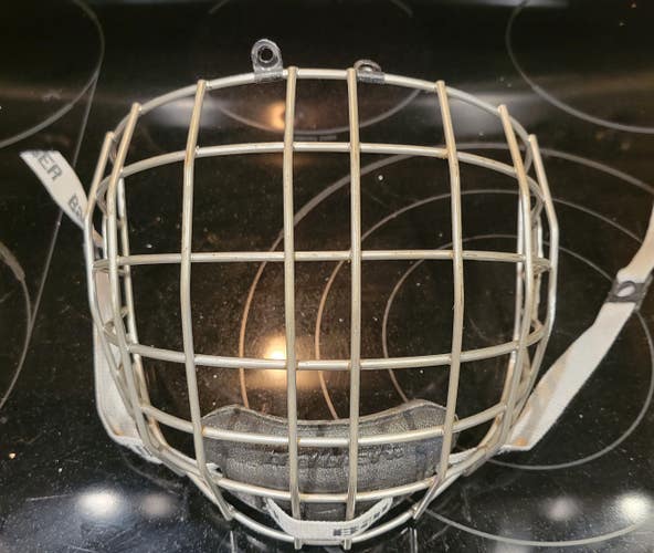 FM4000 Medium Bauer Hockey Helmet cage face mask (Used)