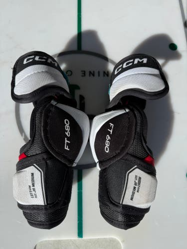 Junior Medium CCM JetSpeed FT680 Elbow Pads (Used)