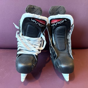 Bauer Vapor X3 Hockey Skates Size 4.5 (New)