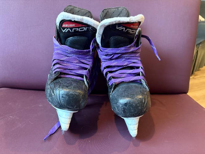Bauer Vapor X3 Hockey Skates Size 5.5 (Used)