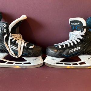 Bauer Vapor VOLT Hockey Skates 7.5 (New)