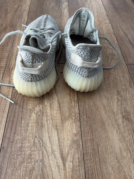 Gray Unisex Youth Size M 9.0 (W 10.0) Adidas Yeezy Boost 350 V2 (Used) |  SidelineSwap | Buy and Sell on SidelineSwap