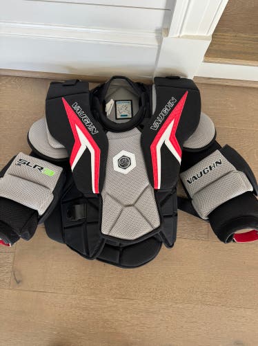 XL Vaughn SLR3 Goalie Chest Protector (Used)