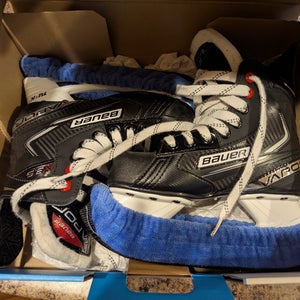Bauer Vapor X3.5 Hockey Skates Regular Width Size 1 (Used)