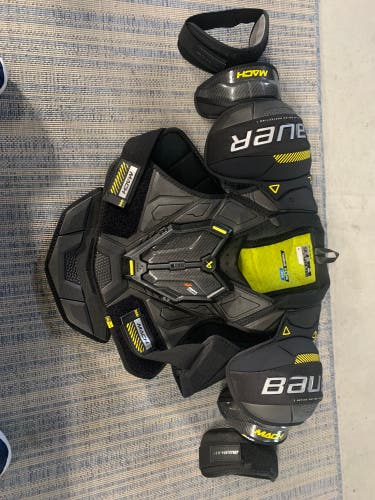 XL Senior Bauer Supreme Mach Shoulder Pads (Used)