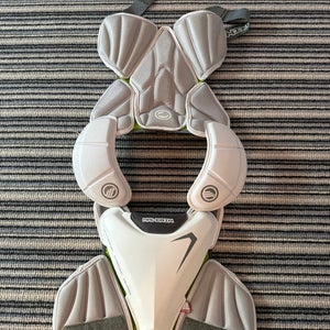 Small Youth Maverik MX Shoulder Pads (Used)