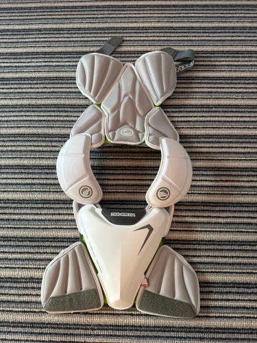 Small Youth Maverik MX Shoulder Pads (Used)