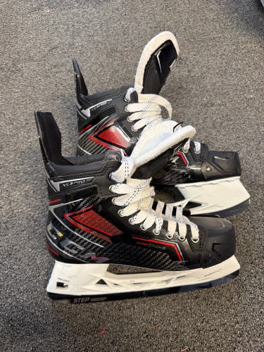 2020 CCM Super Tacks AS3 Pro Hockey Skates Regular Width Pro Stock 9 (Used)