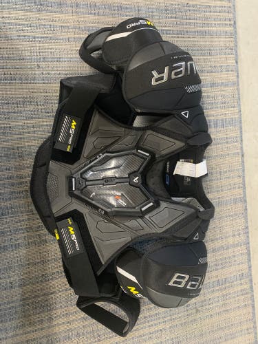 XL Senior Bauer Supreme M5 Pro Shoulder Pads (Used)