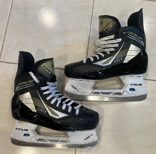 True Catalyst 5 Hockey Skates Regular Width Size 7.5 (Clean/No Odor/Used) 263mm
