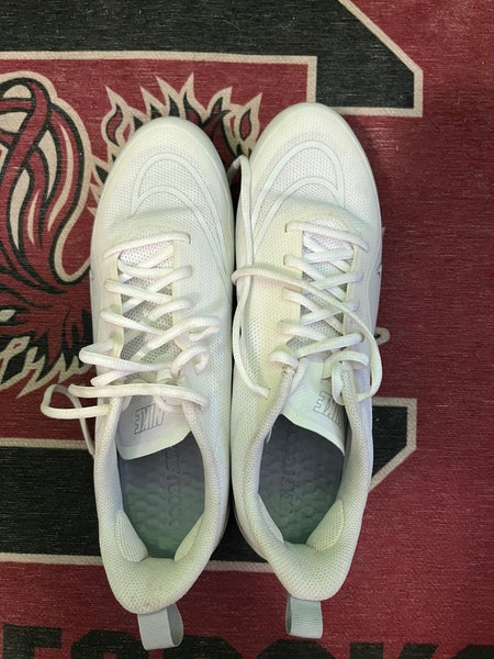 White Men's Size M 10.5 (W 11.5) Adult Nike Huarache Low Top (New)