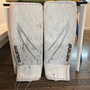 XS Bauer Vapor Hyperlite 2 Goalie Leg Pads (Used)