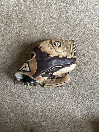 Akadema ADH214 RH Infield Baseball Glove 12" (Used)