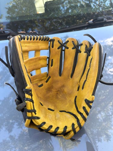 RH Baseball Glove 11.5" (Used)