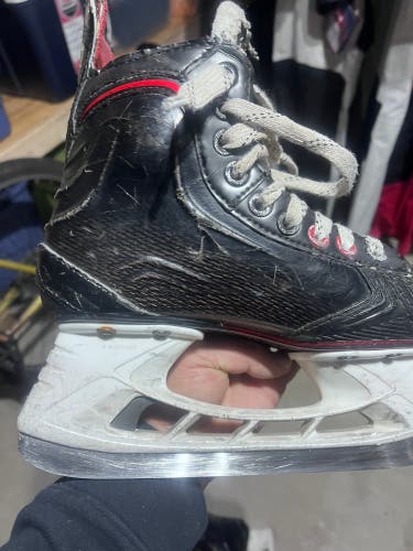 Bauer Vapor Hockey Skates Regular Width Size 3 (Used)