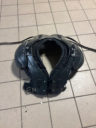 XL/L Adult Douglas Legacy Shoulder Pads (Used)