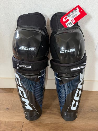 Senior CCM Tacks Classic Pro 15" Shin Pads (Used)