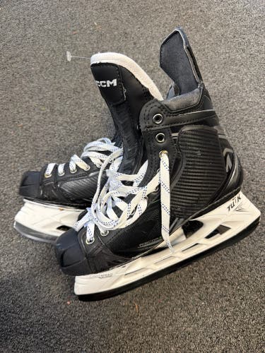 2021 CCM Ribcor 100k Pro Hockey Skates Regular Width Pro Stock 8.5 (Used)