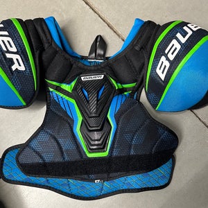 Small Junior Bauer X Shoulder Pads (Used)