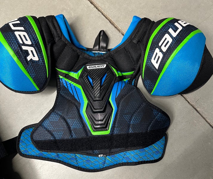 Small Junior Bauer X Shoulder Pads (Used)