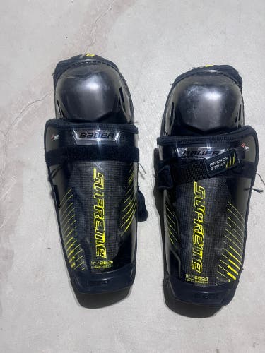 Youth Bauer Supreme 11" Shin Pads (Used)