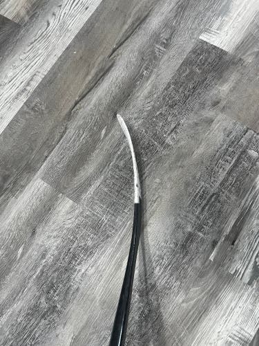 Senior PRO 3rd Line Right Handed Hockey Stick P28M 77 Flex (Used)