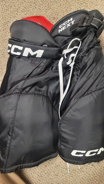 Men's Youth Small CCM Hockey Pants (Used)