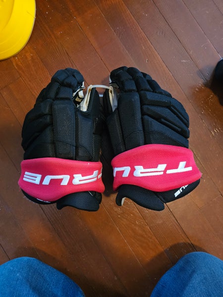 True Catalyst Gloves 15" (Used)
