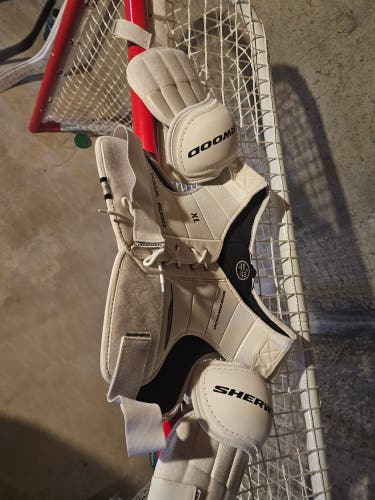 Men's XL Senior Sher-Wood Shoulder Pads (Used)