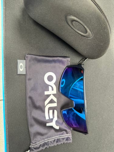 Black Unisex Adult One Size Fits All Oakley Sunglasses (Used)