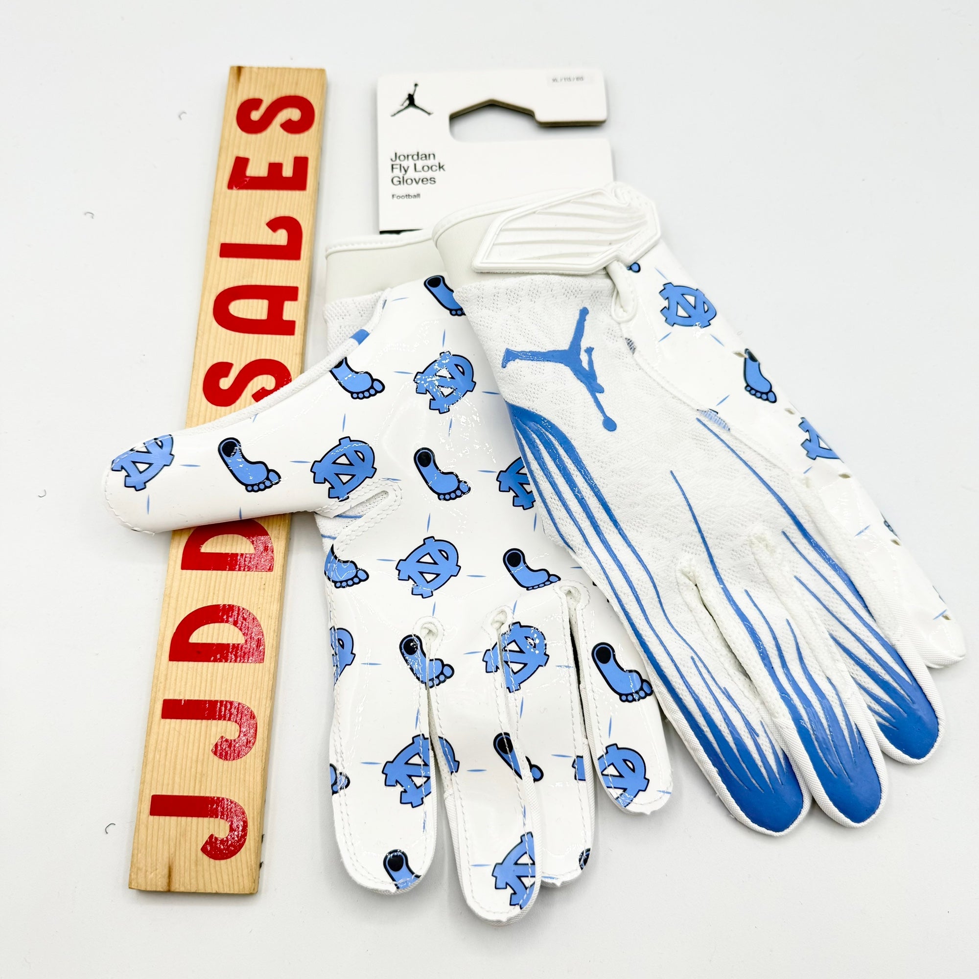 Jordan Fly Lock UNC Tar Heels PE Team Issued Football Gloves