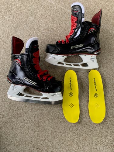 LIKE NEW  Bauer Vapor 1X Hockey Skates Regular Width Size 4.5 (Used)