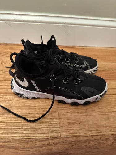 Black Unisex 6Y (Big Kids / Youth) Youth Nike Shoes (Used)