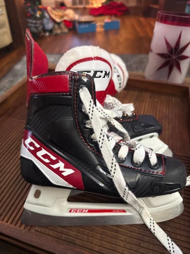 CCM JetSpeed Hockey Skates 13 (Used)