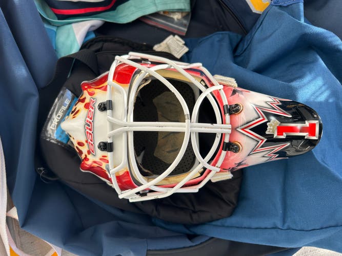 Senior Medium Bauer 960XPM Goalie Mask (Used)