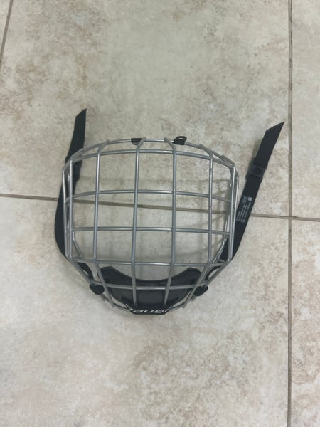 Medium Bauer Re-Akt Cage Full Cage (Used)