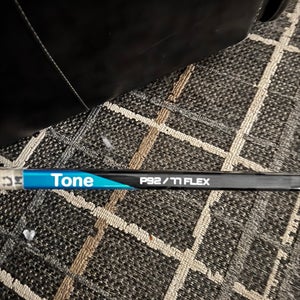 Senior Bauer Nexus Sync Right Handed Hockey Stick P92 77 Flex (Used)