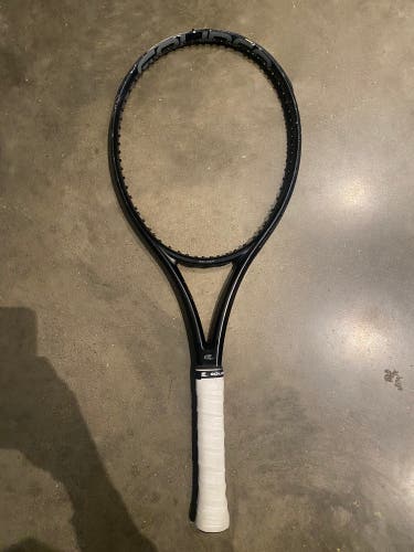 Solinco Blackout 265 Used. 4 1/8