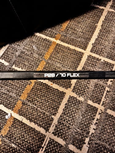 Senior Bauer Vapor Hyperlite Right Handed Hockey Stick P28 70 Flex (Used)