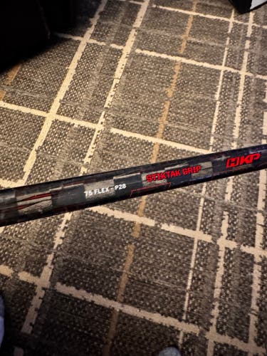 Senior CCM JetSpeed FT5 Right Handed Hockey Stick P28 75 Flex (Used)