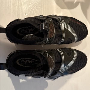 Women's Size 7.5 Northwave Bike Shoes (Used)