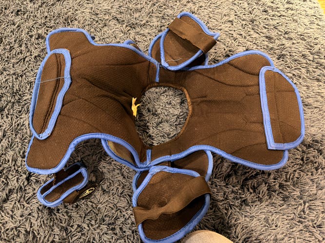 Junior Used Large CCM Tacks Shoulder Pads