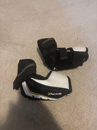Senior Small CCM Tacks Elbow Pads (Used)