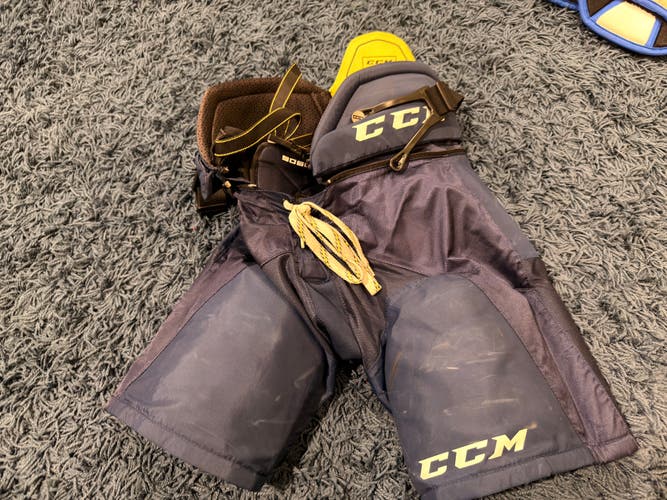 Junior Large CCM Tacks Hockey Pants (Used)