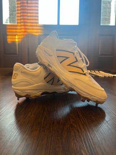 White and Gold size 11.5 Fresh Foam x 3000v7