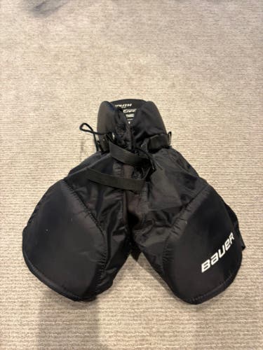 Youth Small Bauer Nexus 400 Hockey Pants (Used)