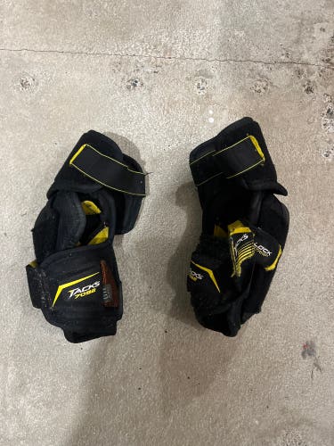 Senior Small CCM Tacks 7092 Elbow Pads (Used)